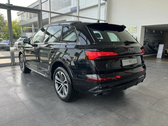 2026 Audi Q7 45 TFSI II (4M) Рестайлинг 2, чёрный, 10900000 рублей - вид 8