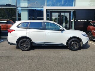 2016 Mitsubishi Outlander III Рестайлинг 2, белый, 1219000 рублей, вид 4