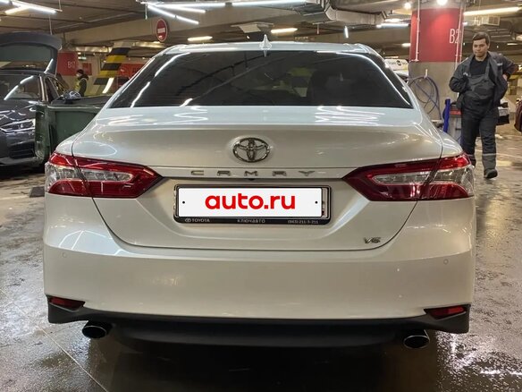 2019 Toyota Camry VIII (XV70), белый, 3000000 рублей - вид 4