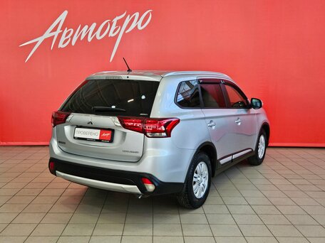 2015 Mitsubishi Outlander III Рестайлинг 2, серебристый, 1539000 рублей, вид 5