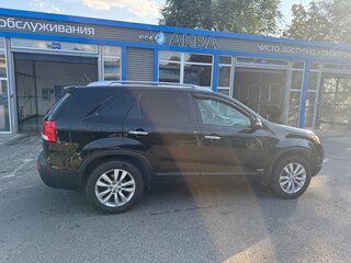 2011 Kia Sorento II, чёрный, 1350000 рублей, вид 3