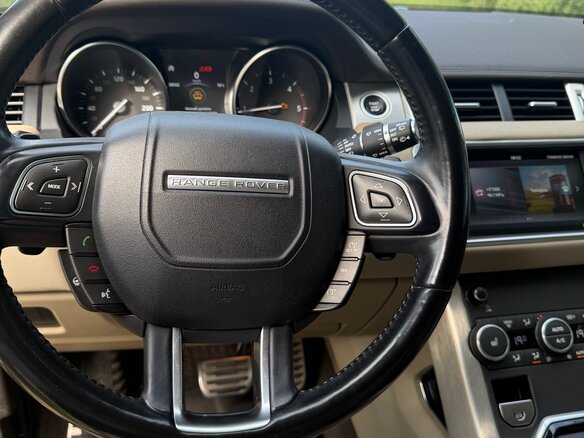 2018 Land Rover Range Rover Evoque I Рестайлинг, бежевый, 2650000 рублей - вид 3