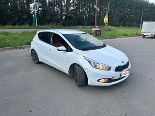 2015 Kia Ceed II, белый, 900000 рублей, вид 4