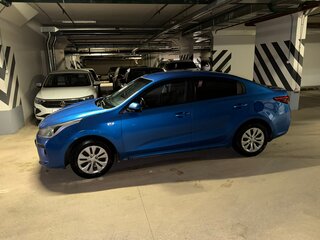 2017 Kia Rio IV, синий, 1000000 рублей, вид 3