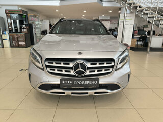 2017 Mercedes-Benz GLA 250 I (X156) Рестайлинг, серебристый, 1900000 рублей, вид 2