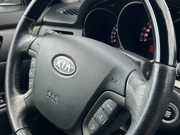 2010 Kia Magentis II Рестайлинг, серебристый, 1175000 рублей - вид 11