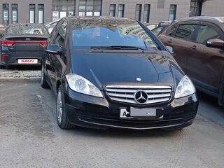 2011 Mercedes-Benz A-Класс 180 II (W169) Рестайлинг, чёрный, 670000 рублей, вид 2