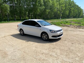2013 Volkswagen Polo V, белый, 850000 рублей, вид 3