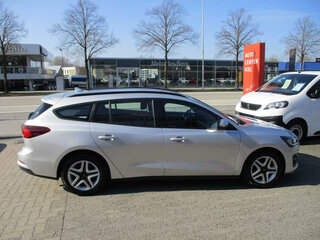2022 Ford Focus Active IV Рестайлинг, серебристый, 2042979 рублей, вид 4