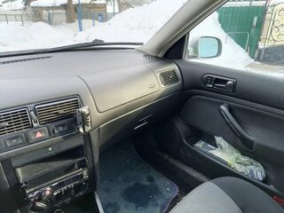 2002 Volkswagen Golf IV, серебристый, 215000 рублей, вид 3