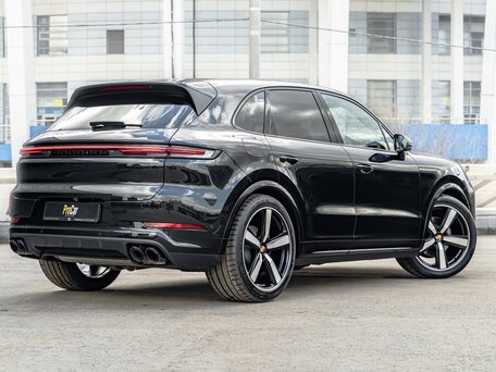 2025 Porsche Cayenne III Рестайлинг, чёрный, 17690000 рублей, вид 4