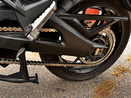 2018 Yamaha MT-09 Tracer (FJ-09), серебристый, 950000 рублей, вид 4