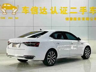 2022 Skoda Superb III Рестайлинг, белый, 2000000 рублей, вид 4