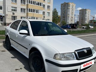 2010 Skoda Octavia I (A4) Рестайлинг, белый, 495000 рублей, вид 2