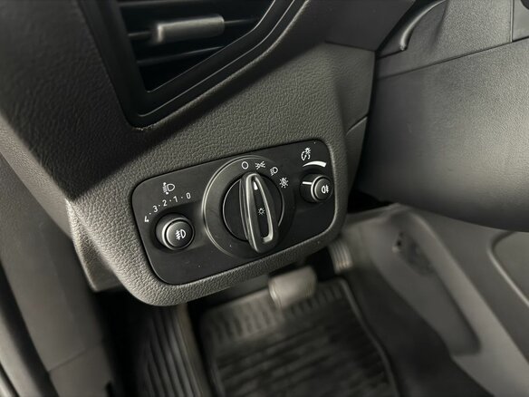 2019 Ford C-MAX II Рестайлинг, чёрный, 1210000 рублей - вид 10