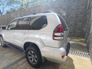 2006 Toyota Land Cruiser Prado 5-speed 120 Series, серебристый, 2100000 рублей, вид 4