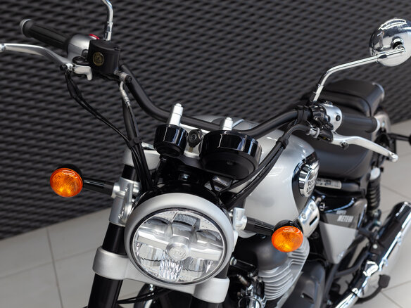 2026 Royal Enfield Super Meteor, серебристый, 773000 рублей - вид 8