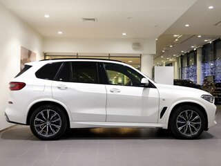 2019 BMW X5 30d IV (G05/G18), белый, 6490000 рублей, вид 4