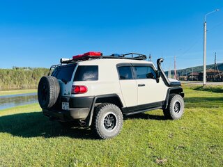 2008 Toyota FJ Cruiser, белый, 3499999 рублей, вид 5