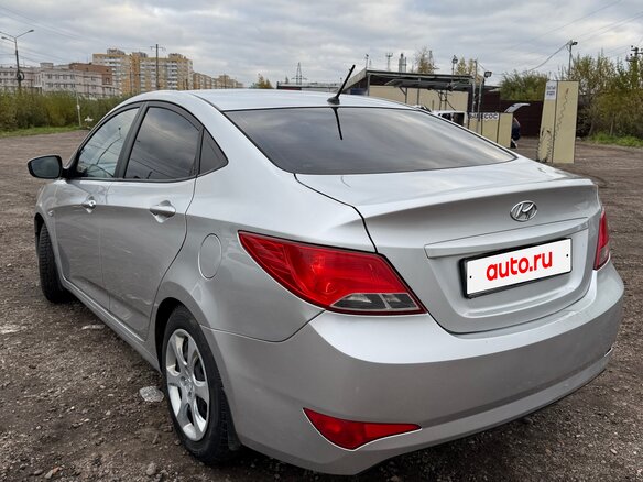 2014 Hyundai Solaris I, серебристый, 750000 рублей - вид 6