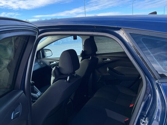 2014 Ford Focus III, синий, 850000 рублей - вид 9