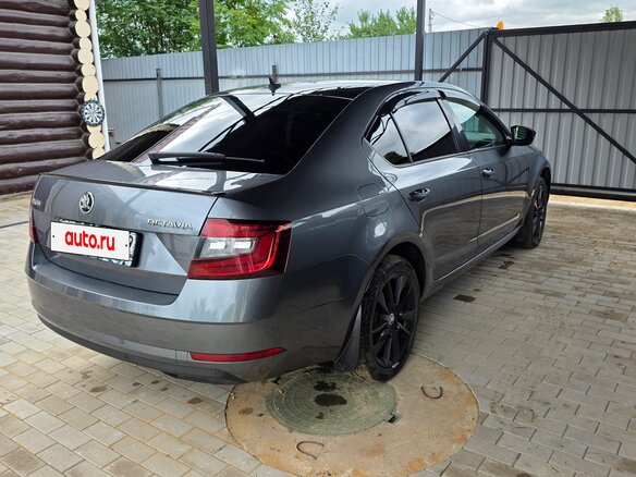 2018 Skoda Octavia III (A7) Рестайлинг, серый - вид 3