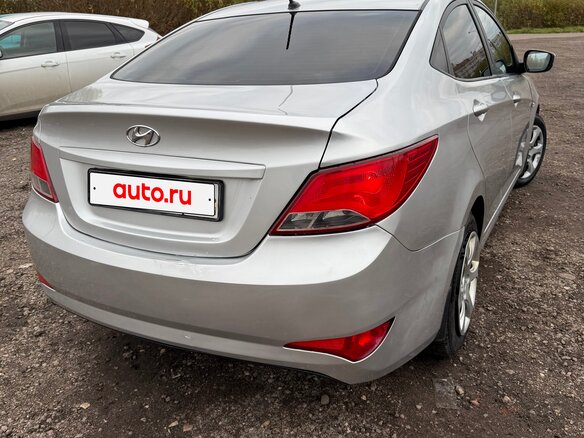2014 Hyundai Solaris I, серебристый, 750000 рублей - вид 5