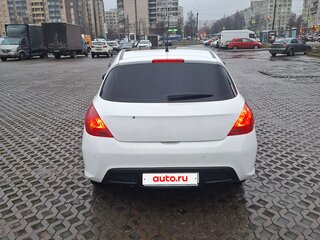 2012 Peugeot 308 I Рестайлинг, белый, 400000 рублей, вид 3