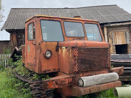 1987 Алттрак Гусеничные трактора, красный, 800000 рублей, вид 1