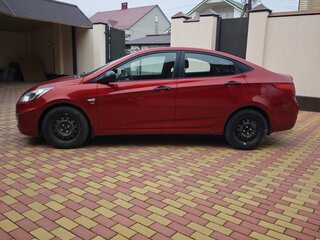 2011 Hyundai Solaris I, красный, 690000 рублей, вид 2