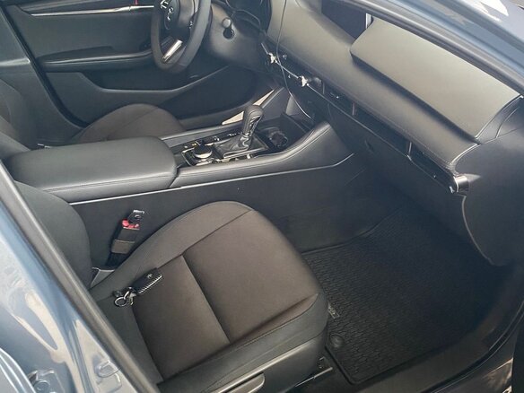 2019 Mazda 3 IV (BP), серый, 2050000 рублей - вид 14