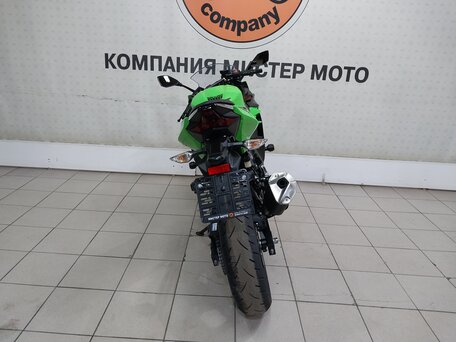 2018 Kawasaki Ninja 400, зелёный, 549000 рублей, вид 4