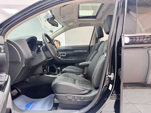 2022 Mitsubishi Outlander III Рестайлинг 3, чёрный, 2140000 рублей - вид 9