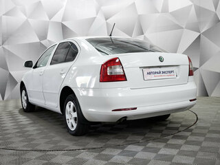 2012 Skoda Octavia II (A5) Рестайлинг, белый, 745000 рублей, вид 3