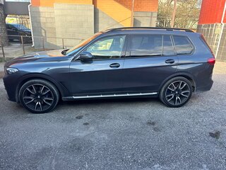 2021 BMW X7 40d I (G07), серый, 7700000 рублей, вид 4