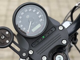 2020 Harley-Davidson Sportster 883, чёрный, 1000000 рублей, вид 5