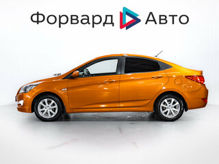 2015 Hyundai Solaris I Рестайлинг, оранжевый, 910000 рублей, вид 4