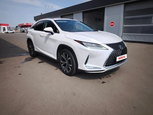 2020 Lexus RX 300 IV Рестайлинг, белый, 4275000 рублей - вид 3