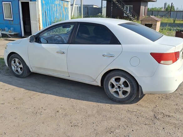 2010 Kia Forte I, белый, 499000 рублей - вид 3