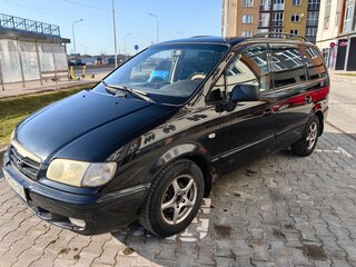 2004 Hyundai Trajet I Рестайлинг, чёрный, 520000 рублей, вид 4