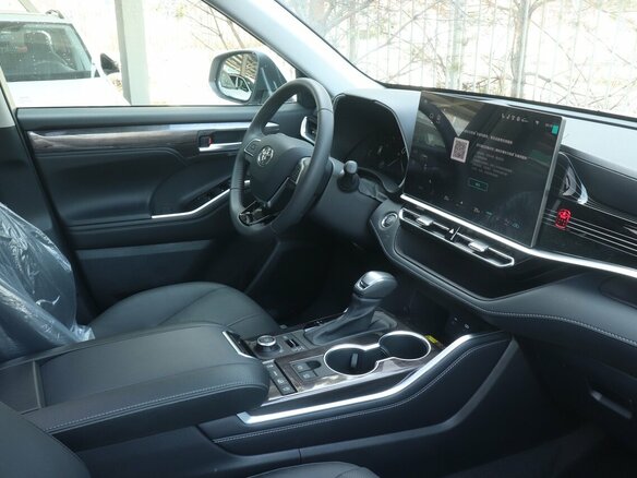 2025 Toyota Highlander IV (XU70), белый, 5350000 рублей - вид 5