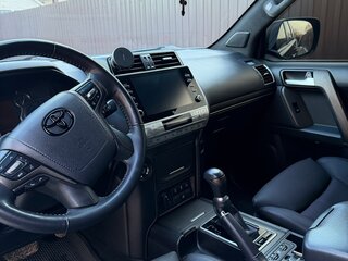 2022 Toyota Land Cruiser Prado 150 Series Рестайлинг 3, чёрный, 8100000 рублей, вид 5
