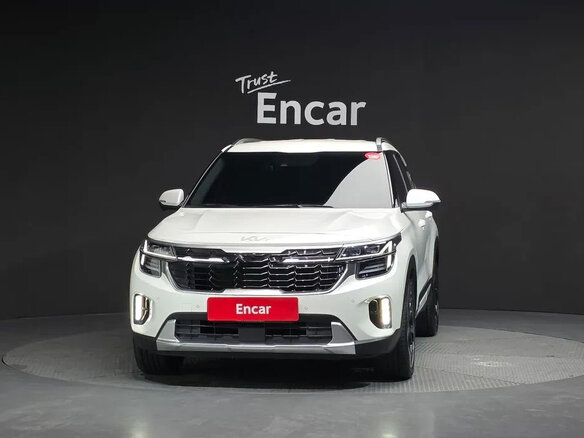 2022 Kia Seltos I Рестайлинг, белый - вид 2