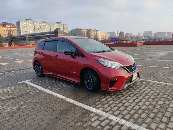2018 Nissan Note Nismo e-Power II Рестайлинг, красный, 1500000 рублей - вид 19