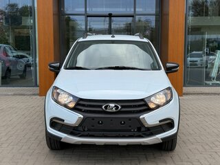 2026 Lada (ВАЗ) Granta Cross I Рестайлинг, белый, 1205000 рублей, вид 3