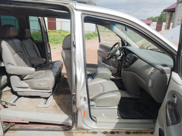 2001 Mazda MPV II (LW), серебристый, 200000 рублей - вид 4