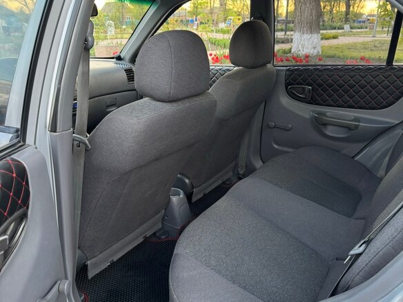2006 Hyundai Accent ТагАЗ II, серебристый, 390000 рублей - вид 5