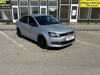 2013 Volkswagen Polo V, серебристый, 800000 рублей, вид 4