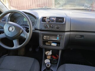 2013 Skoda Fabia II Рестайлинг, серебристый, 480000 рублей, вид 4