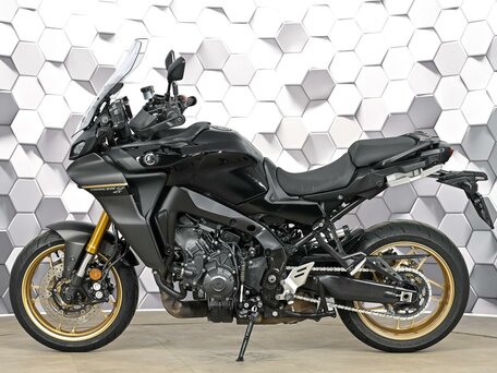 2023 Yamaha MT-09 Tracer (FJ-09), чёрный, 1179000 рублей, вид 4